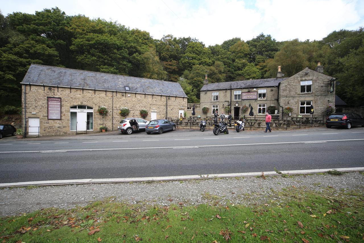 Oyo Ladybower Inn Bamford Exterior photo