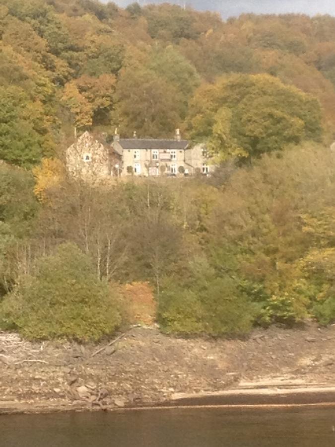 Oyo Ladybower Inn Bamford Exterior photo